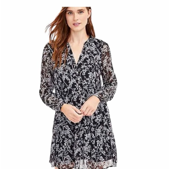 LOFT Dresses & Skirts - LOFT Black and White Floral Long Sleeve Dress